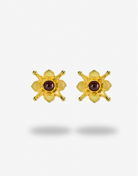 Flower garnet earrings